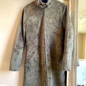 Athlete fuzzy long coat